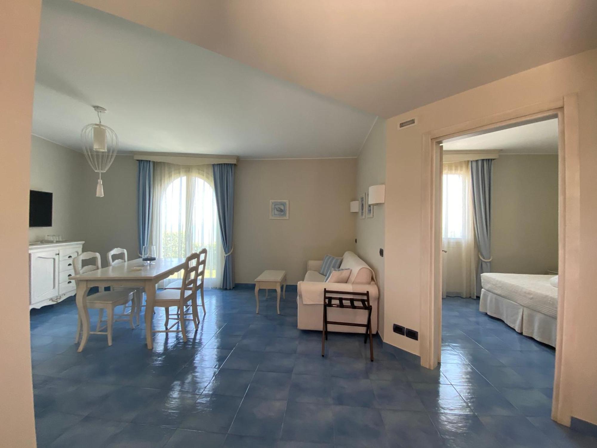 Baia Delphis Resort Васто Екстериор снимка