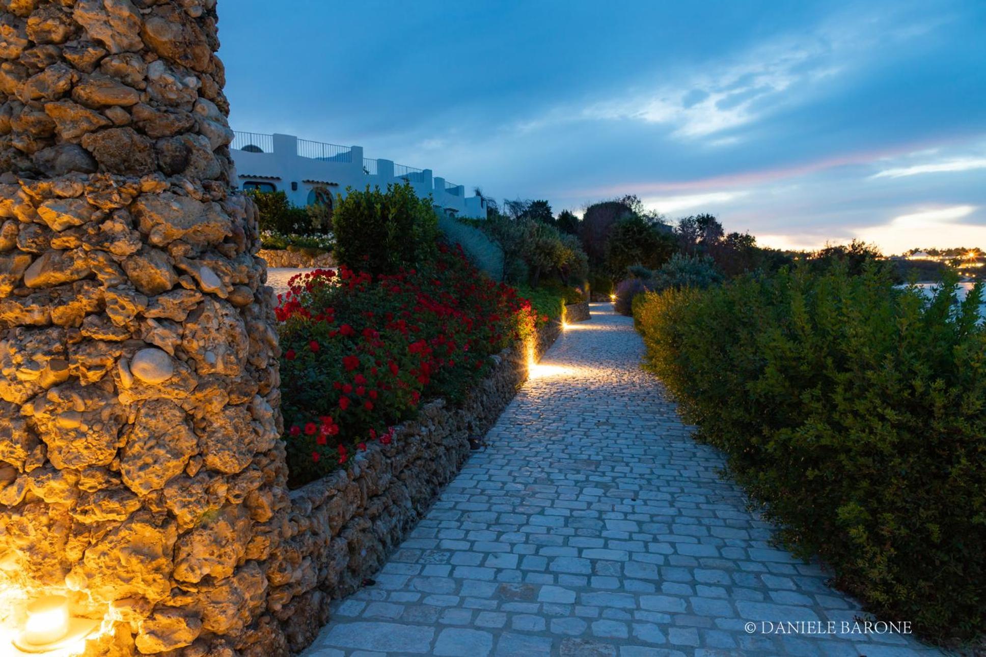 Baia Delphis Resort Васто Екстериор снимка