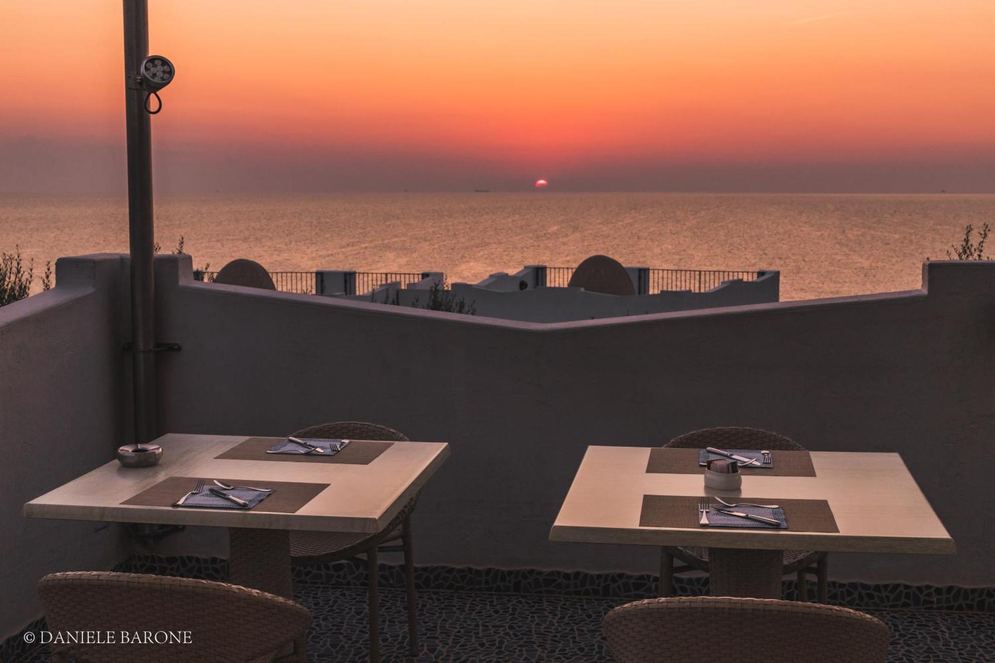Baia Delphis Resort Васто Екстериор снимка