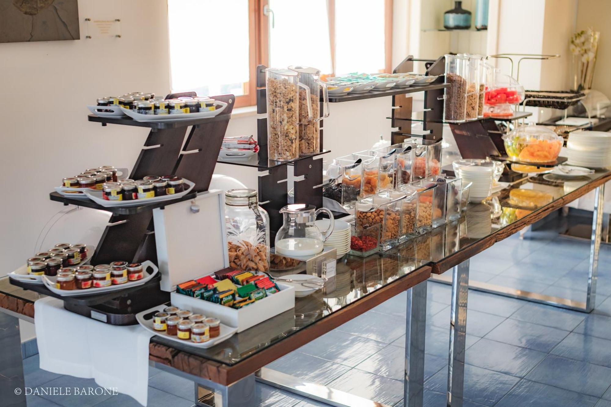 Baia Delphis Resort Васто Екстериор снимка