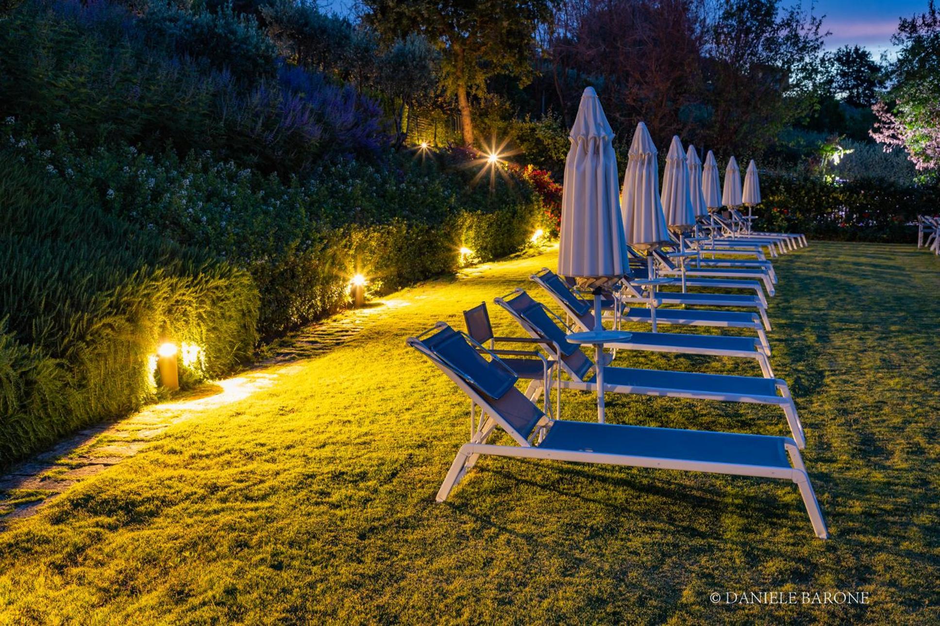 Baia Delphis Resort Васто Екстериор снимка