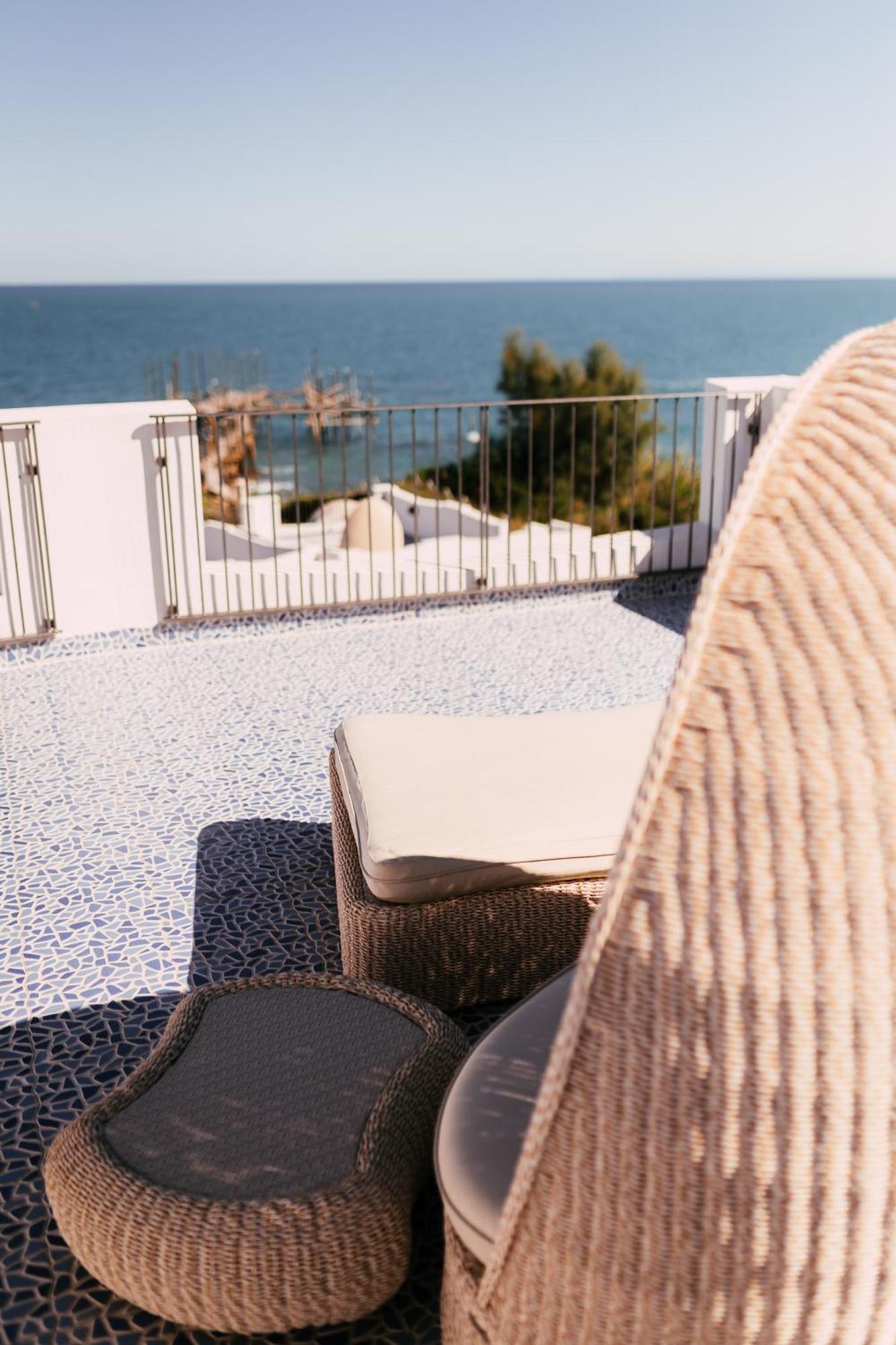 Baia Delphis Resort Васто Екстериор снимка