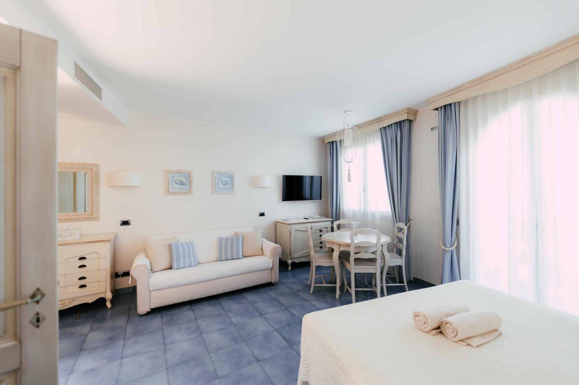 Baia Delphis Resort Васто Екстериор снимка