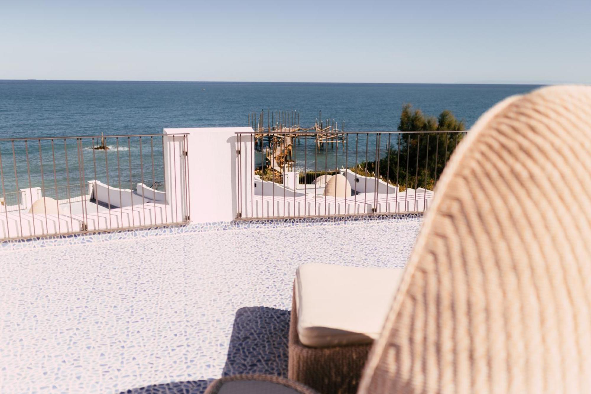 Baia Delphis Resort Васто Екстериор снимка