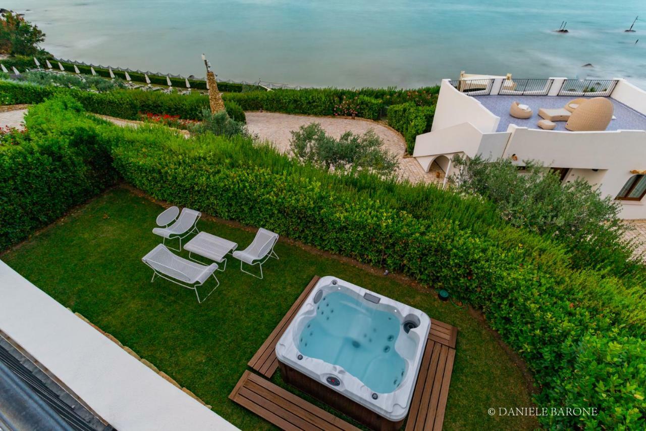 Baia Delphis Resort Васто Екстериор снимка